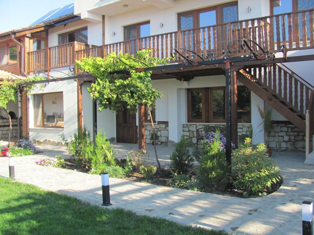 Guest House Villa Elma Nevsha Exteriör bild